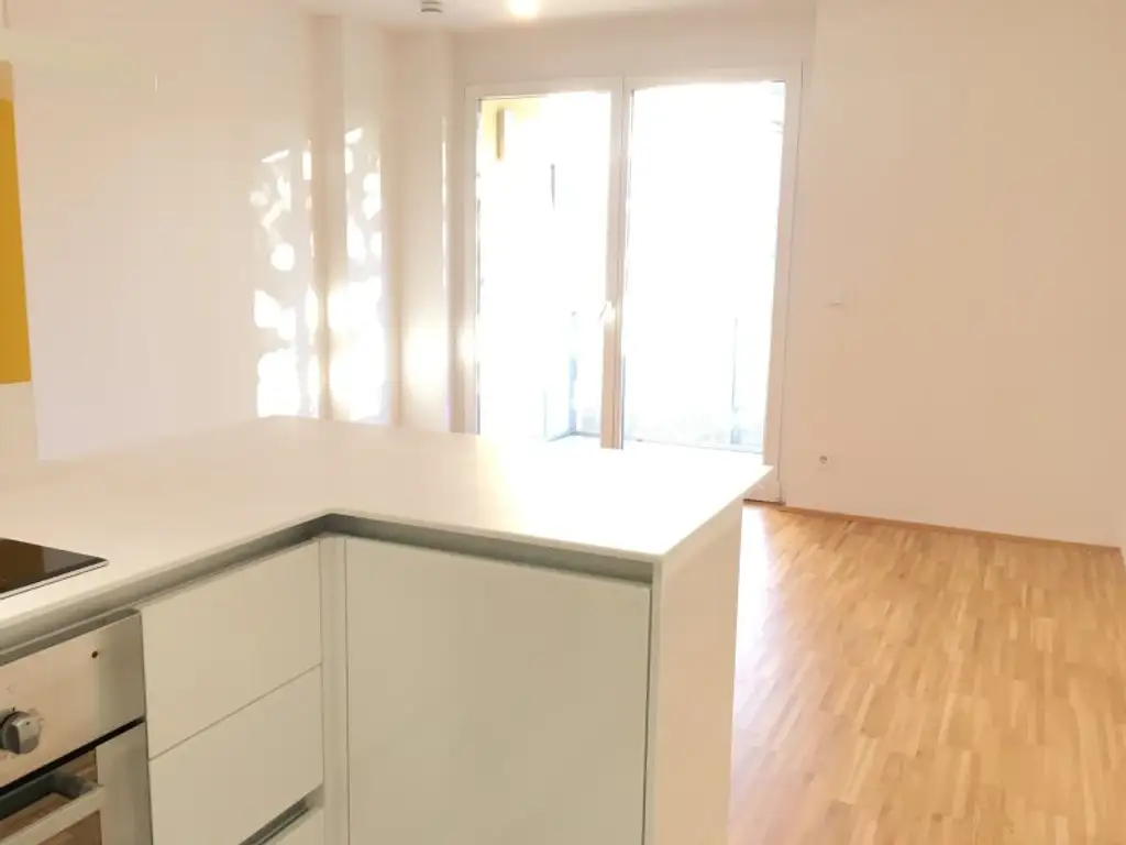 2-Zimmer Wohnung mit Balkon in den grünen Garten! Direkt bei U3 Kendlerstraße!