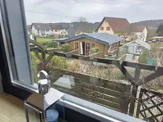 Blick zum Gartenhaus