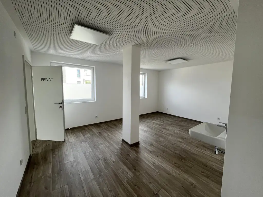 Zentral gelegenes Büro mit Top-Anbindung und Tiefgaragenplatz!