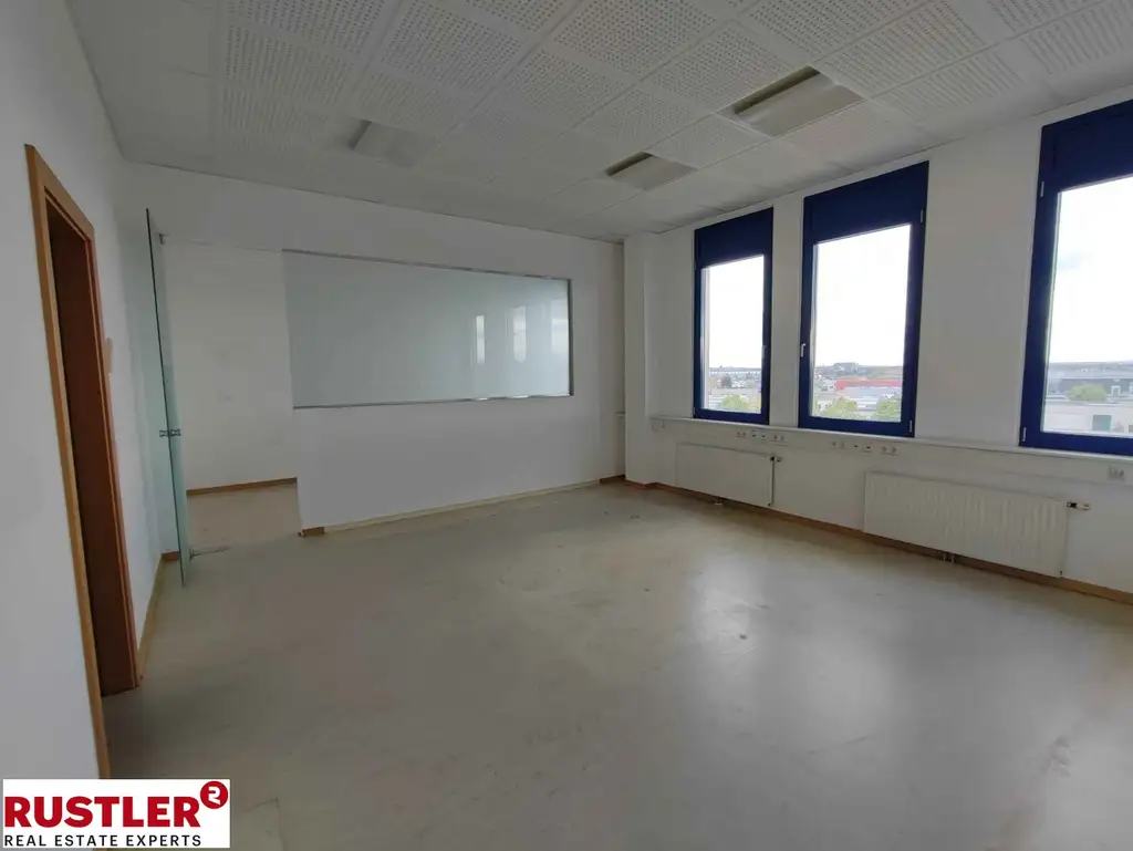 Bürofläche mit Rundumblick im 23. Bezirk