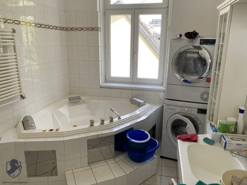 Zum Verkauf gelangt eine außergewöhnliche Villa in absoluter Bestlage von Hietzing