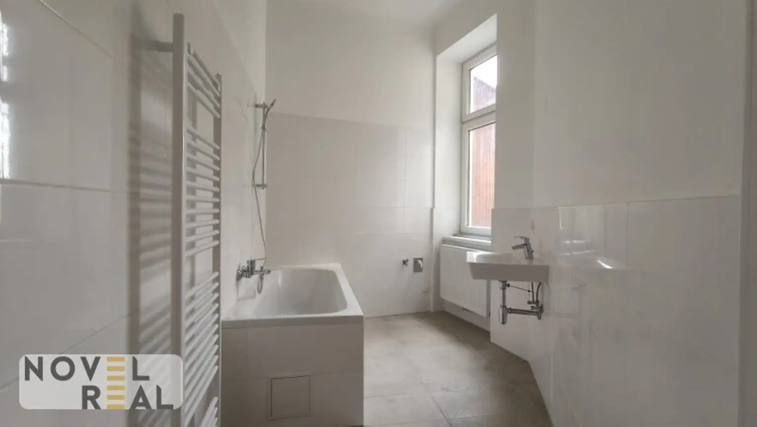 Gepflegtes Wohnen mit viel Platz - 4 Zimmer Etagenwohnung mit Loggia in zentraler Lage