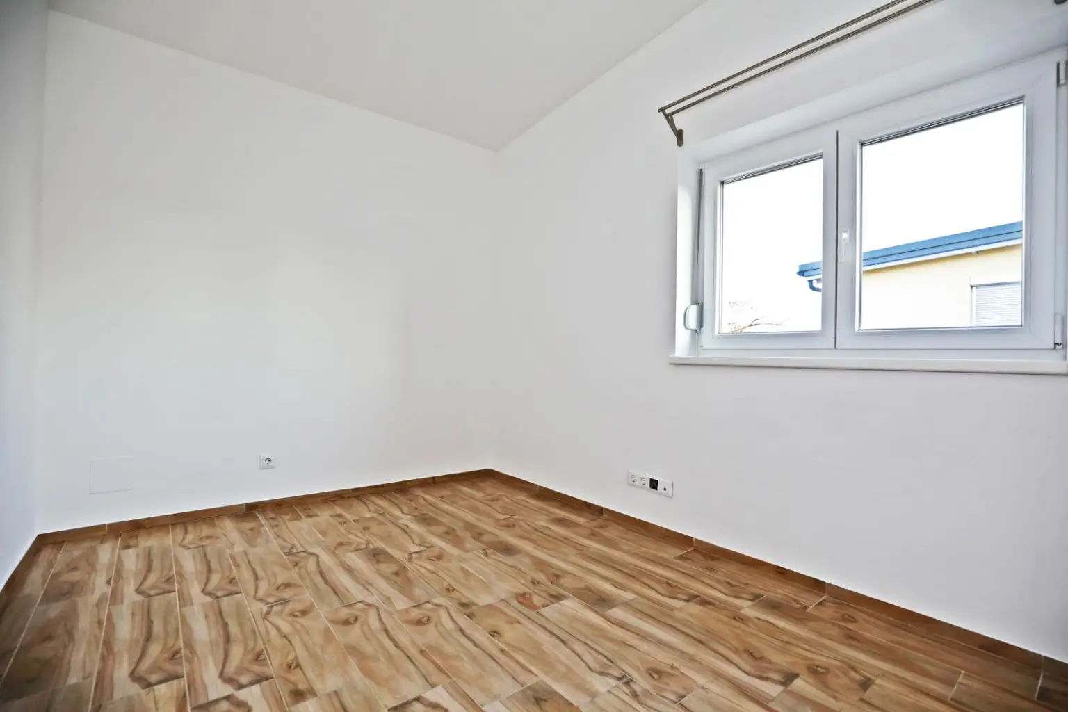 Neuwertige, moderne Doppelhaushälfte zum Verkauf