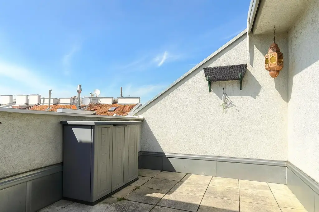"4 Zimmer DG Maisonette mit Terrasse"