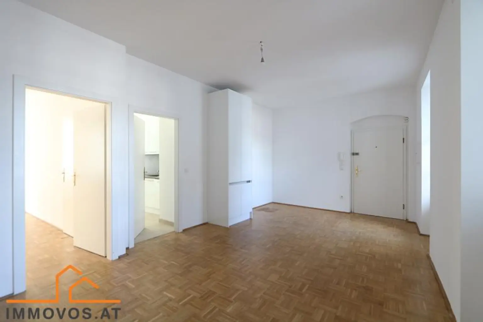 Vorraum mit Platzreserve für 2. Bad/Garderobe