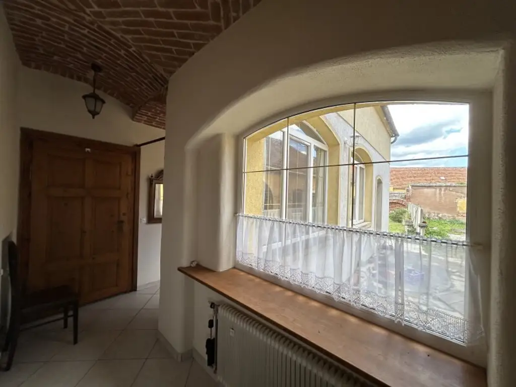 +++ Historisches Mehrfamilienhaus mit Charakter und Potenzial – eines der ältesten Gebäude Kőszegs! +++