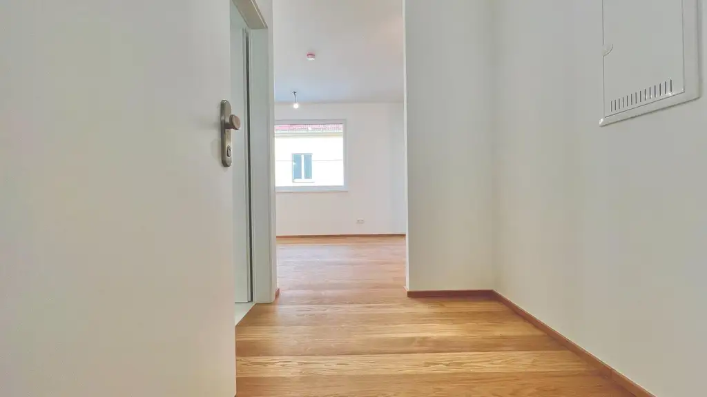 Erstbezug – kompakte 2-Zimmer-Wohnung mit Loggia, Luft-Wärmepumpe & PV-Anlage
