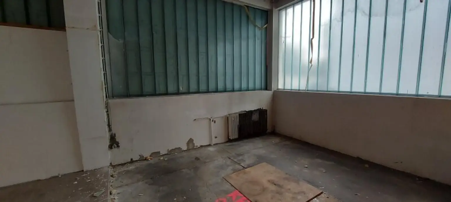 Ehemaliger Schauraum mit Werkstatt