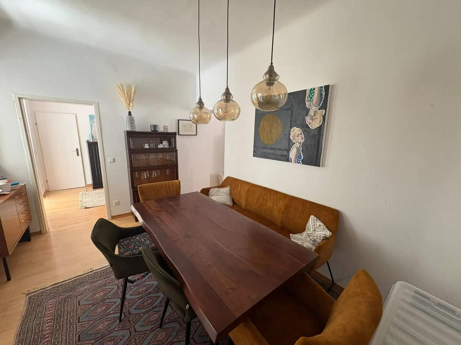 Schöne Wohnung mit 4 Zimmer + großer Terrasse!