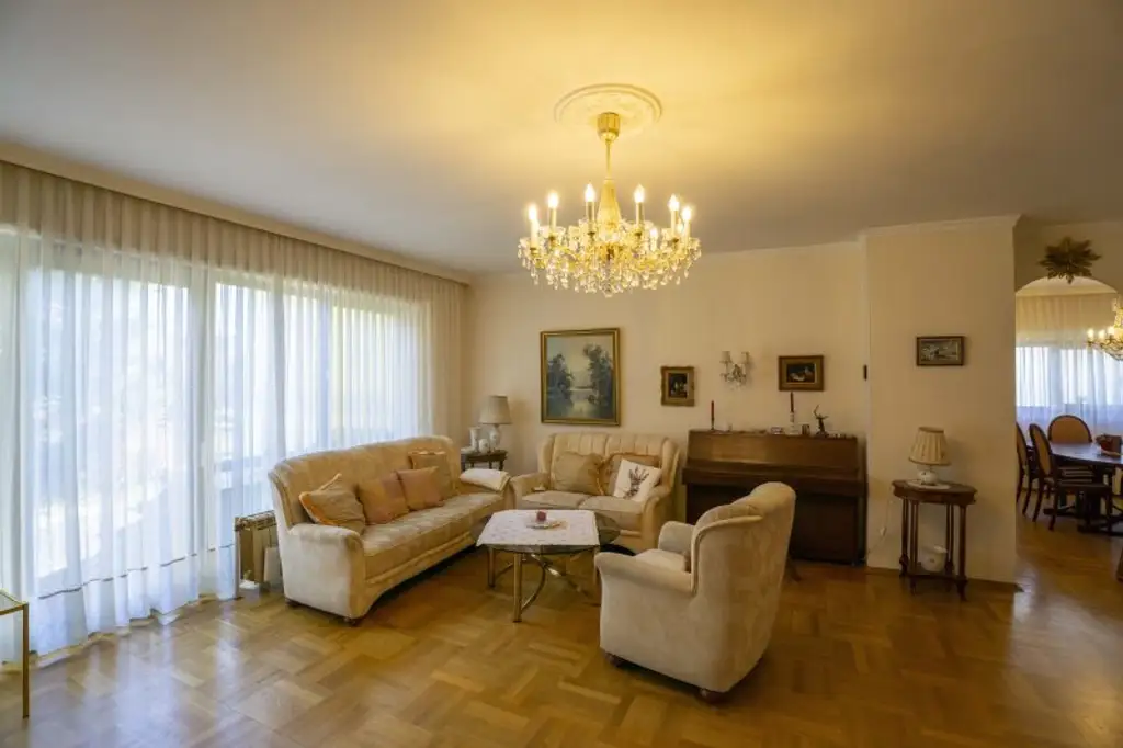 Eckreihenhaus mit Einfamilienhauscharakter in zentrumsnaher Aussichtsslage