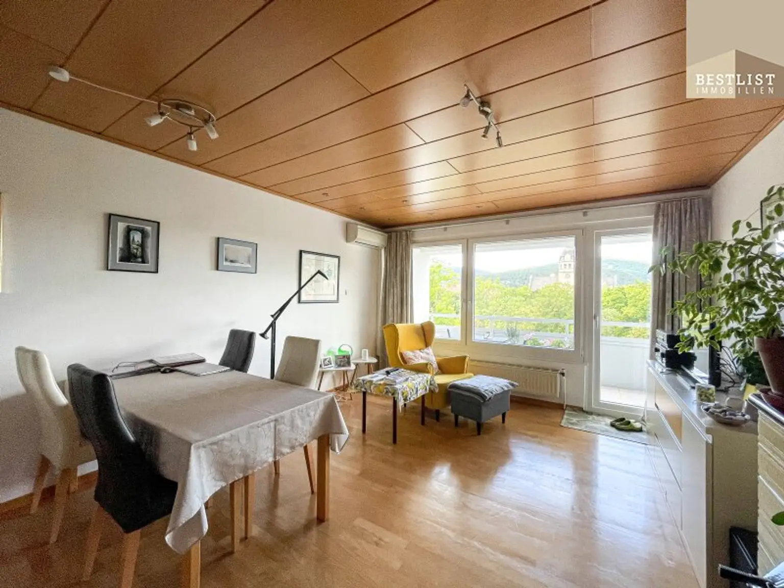 2-Zimmer Wohnung inkl. Loggia & Parkplatz!