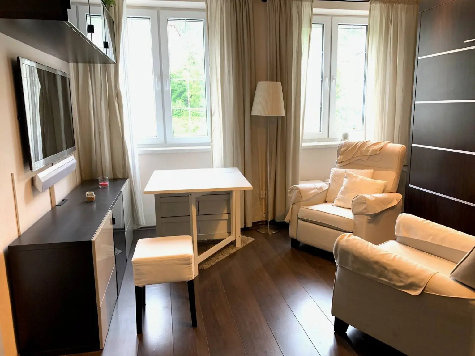 Charmante, vollmöblierte 1-Zimmer-Wohnung!