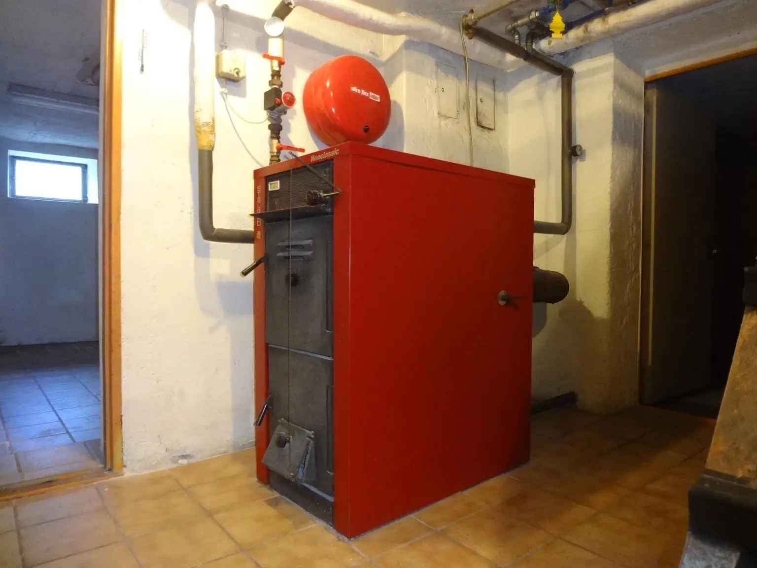 GEDIEGENES HAUS MIT ZWEI WOHNEINHEITEN UND GROSSEM GARTEN!