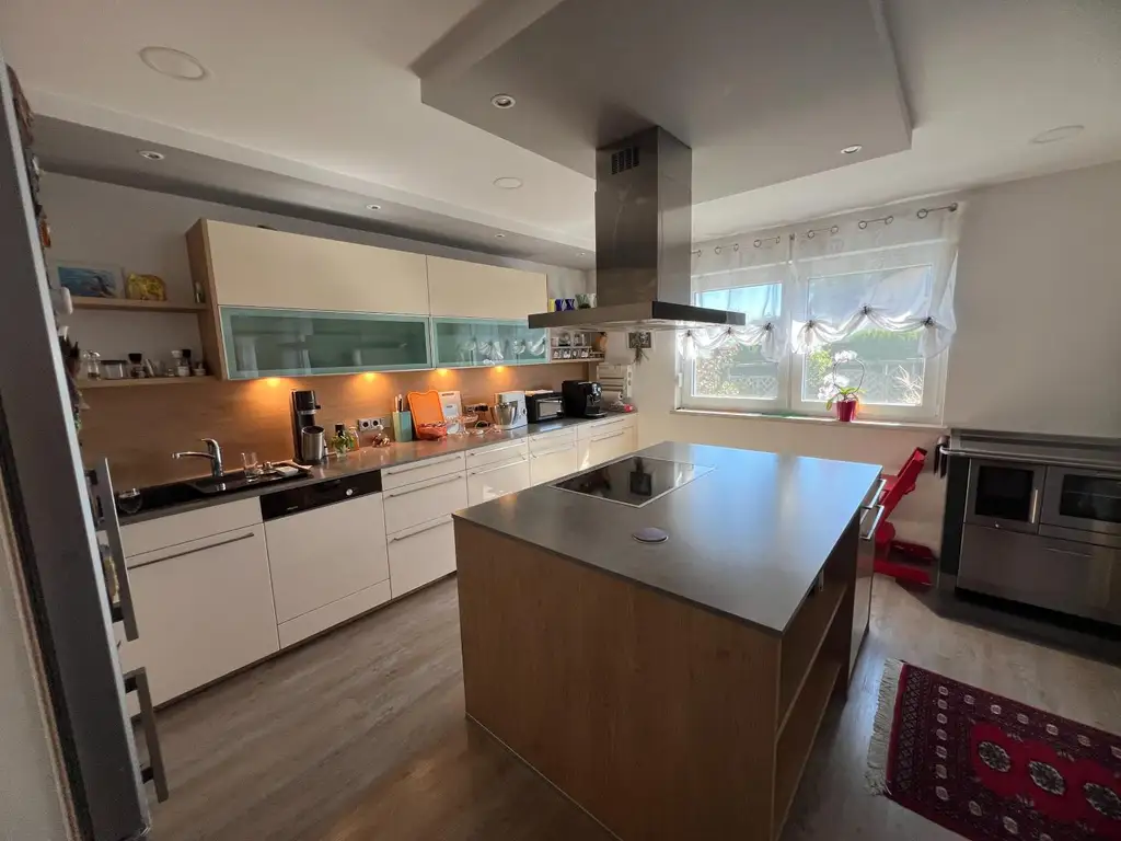 COMING SOON! Großzügiges leistbares Wohnhaus  mit 3 Wohnungen, Traumgarten, Gartenhütte, Doppelgarage und vielen Parkplätzen Tuffeltsham in Redlham