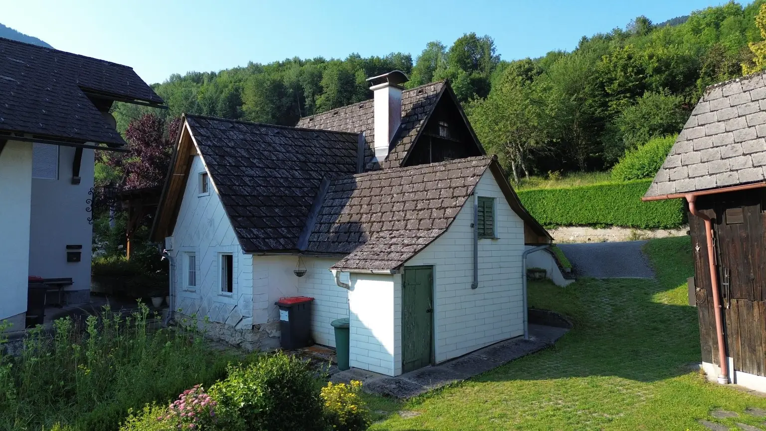 Kleines Häuschen mit Gartenidylle - Sanierungsobjekt