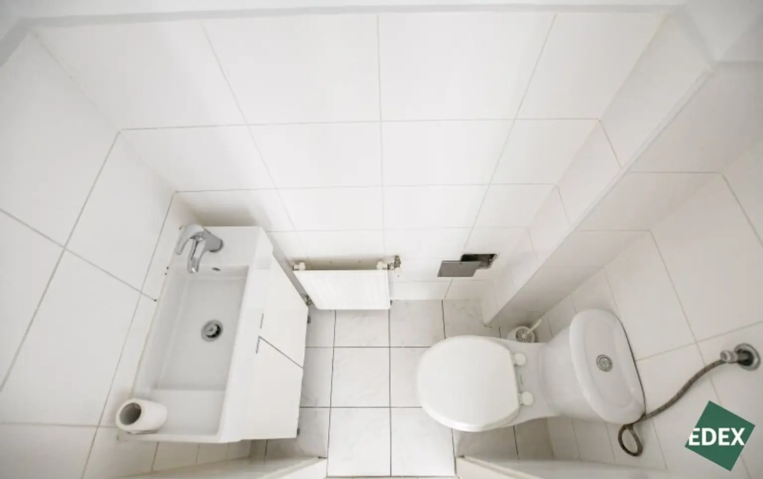 Direkt am Schweizergarten: Schöne 2-Zimmer-Wohnung mit separater Küche
