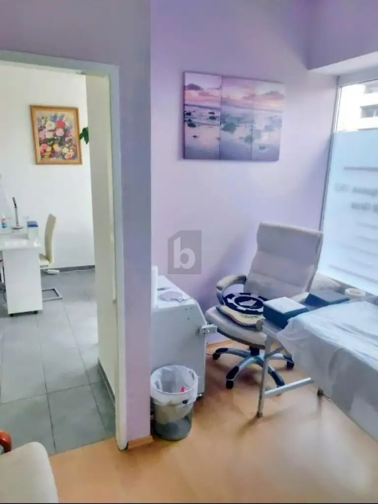 MIT GEWERBEIMMOBILIE, SEPARATEN EINGÄNGEN UND PARIFIZIERUNGSMÖGLICHKEIT