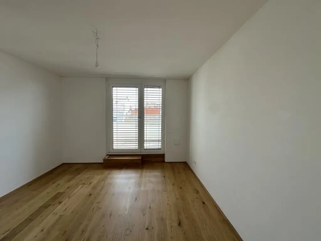 Hier werden Träume war! Exklusive 4-Zimmer Maisonette-Wohnung mit ca. 113 m2 sowie eigener Dachterrasse in ruhiger Lage