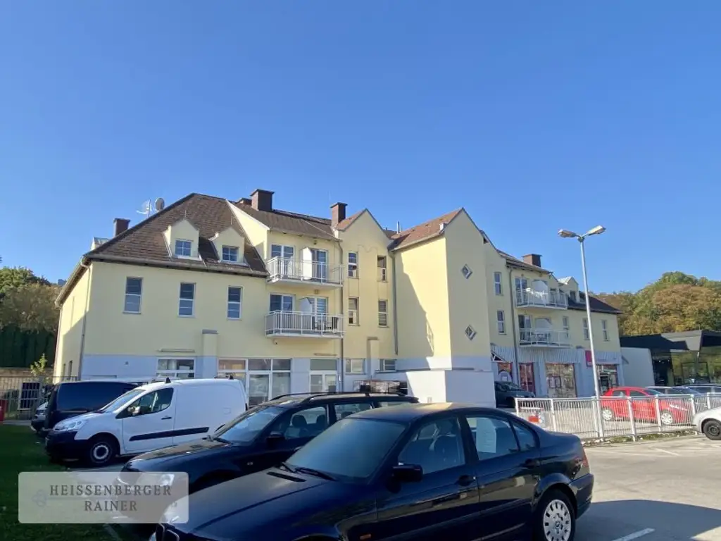 WOHNEN BEIM SCHLOSSPARK | POTTENDORF - neu sanierte Balkonwohnung, tolle Aufteilung