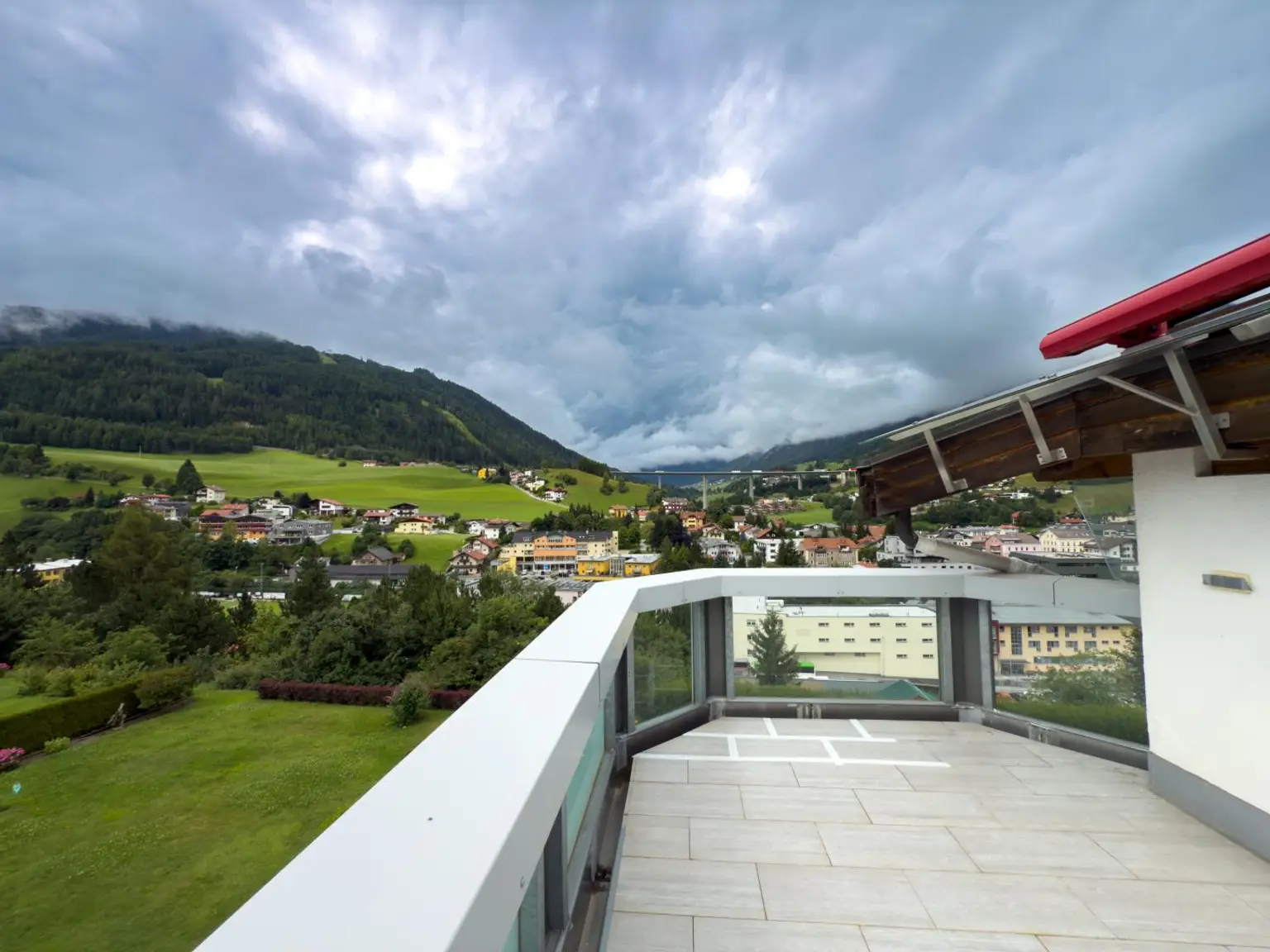 Weitblick über das Wipptal  - Dachgeschoßwohnung mit zwei Ebenen in Steinach