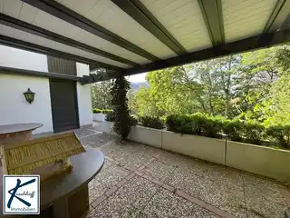 überdachte Terrasse