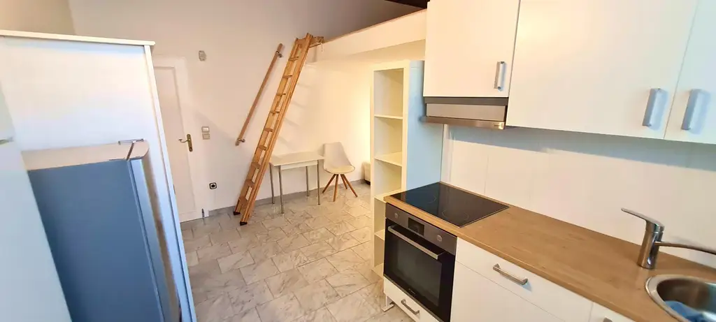 Geschäftslokal mit 55 m² Nutzfläche + Singlewohnung mit 22 m² Nutzfläche - zu kaufen!