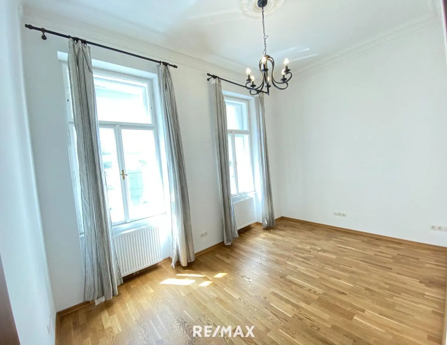 6 Zimmer Ordination/Büro/Praxis/Wohnung nahe des Parlaments!
