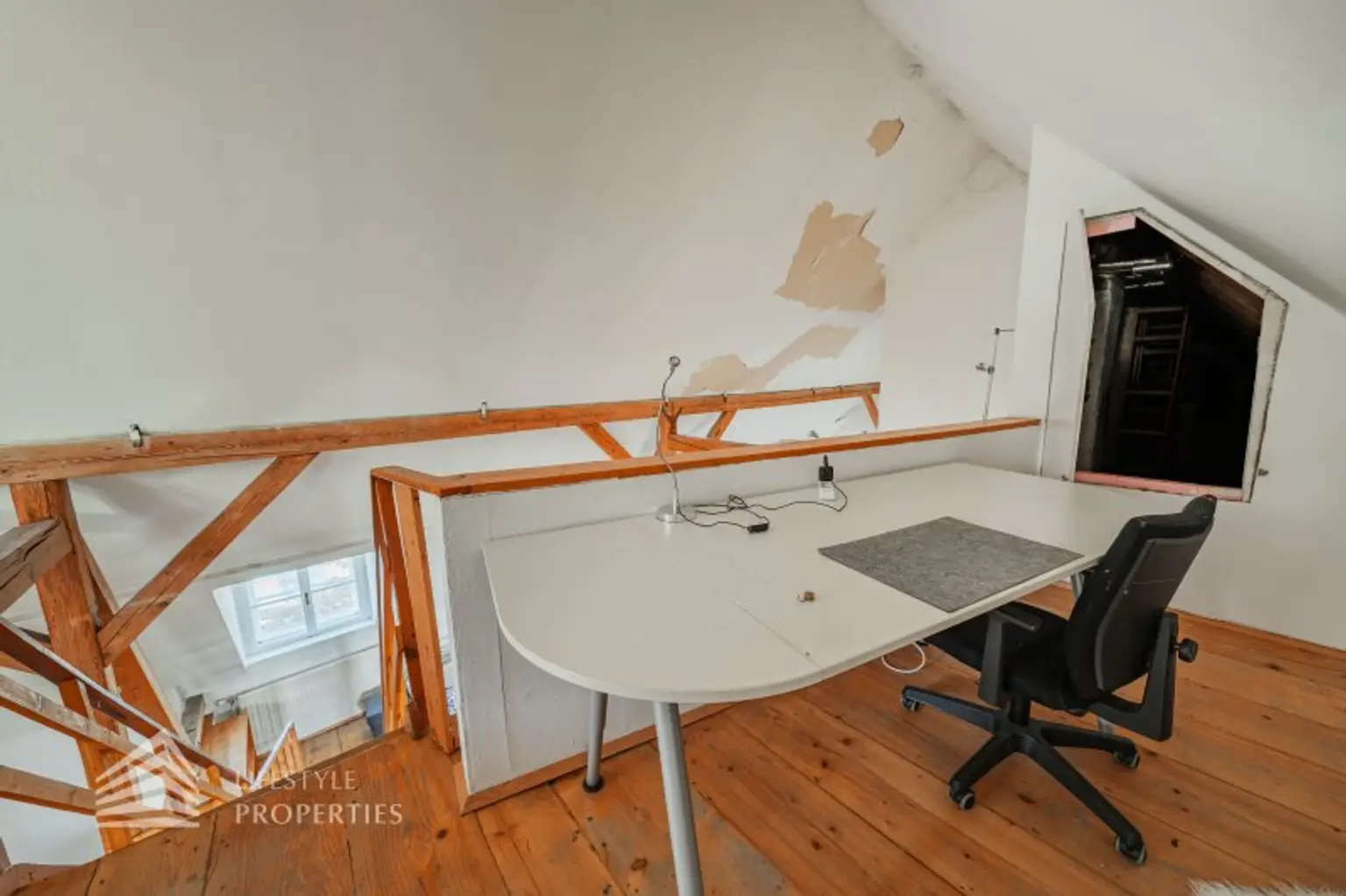 Exklusives Baugrundstück in einzigartiger Lage mit Einreichplanung!