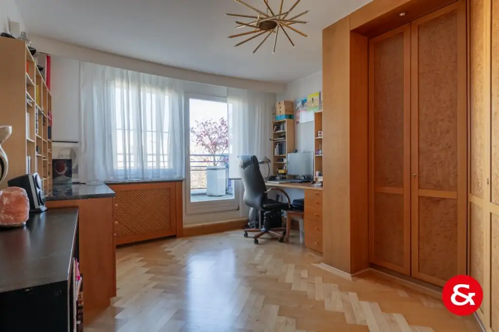 Sonnige 6-Zimmer-Terrassenwohnung mit 2 Garagenplätzen! | auch auf 2 Wohnungen teilbar!