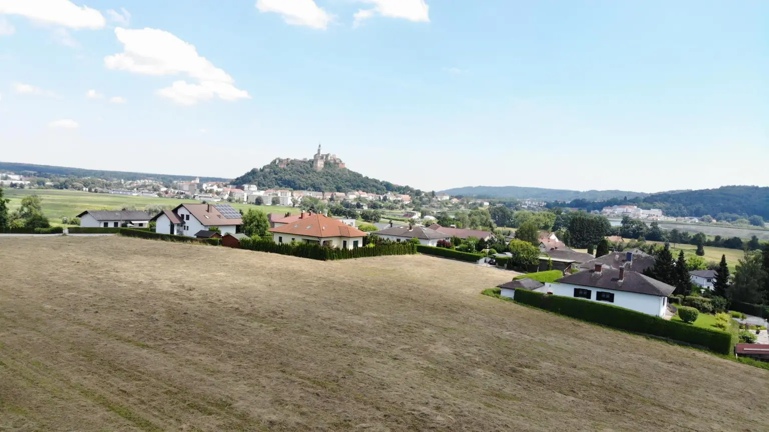 Drohnenansicht zur Burg