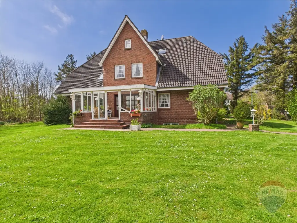 Großzügiges Einfamilienhaus mit Ferienvermietungspotenzial auf 9.640 m² Grundstück in Utersum auf Föhr