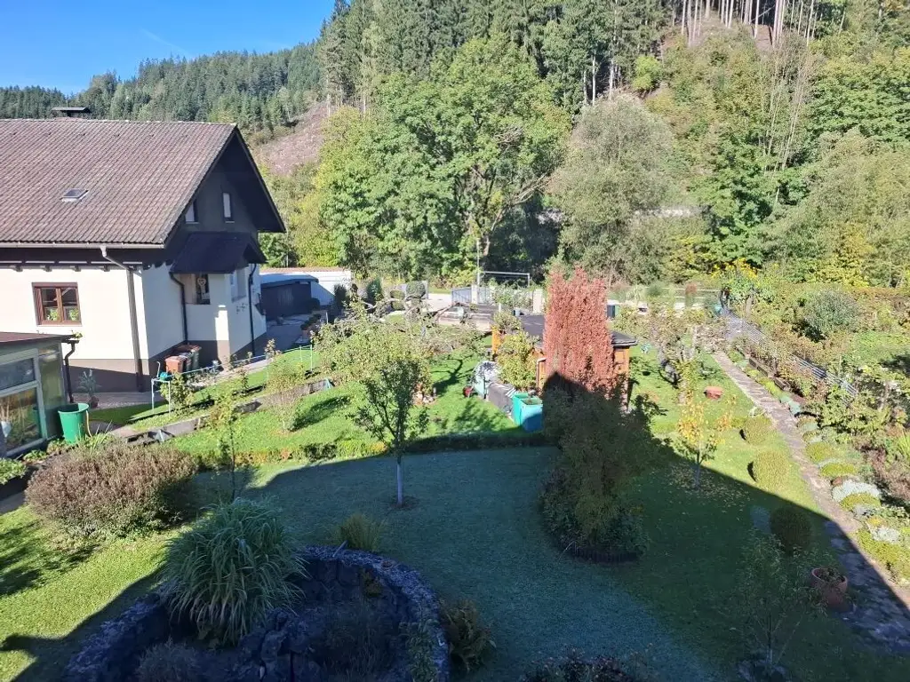 Renoviertes Zweifamilienhaus mit viel Grund in ruhiger Lage in Langenwang im Mürztal zu kaufen !