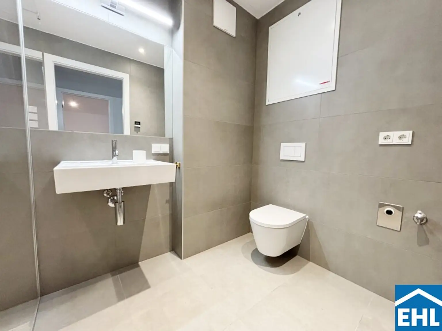 3-Zimmerwohnung mit Pool & Eigengarten!