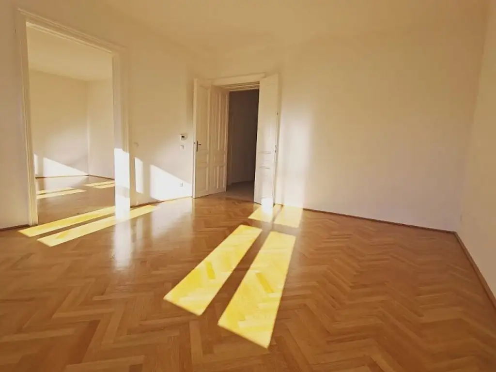 ROCHUSMARKT-NÄHE, sonnige 103 m2 Altbau, 3 Zimmer, WG-geeignet, Küche, Wannenbad, Parketten, Geusaugasse