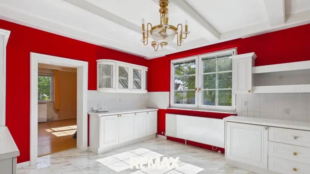 Sanierungsbedürftiges Schmuckstück - Ein Zuhause mit Charme, Licht und Möglichkeiten