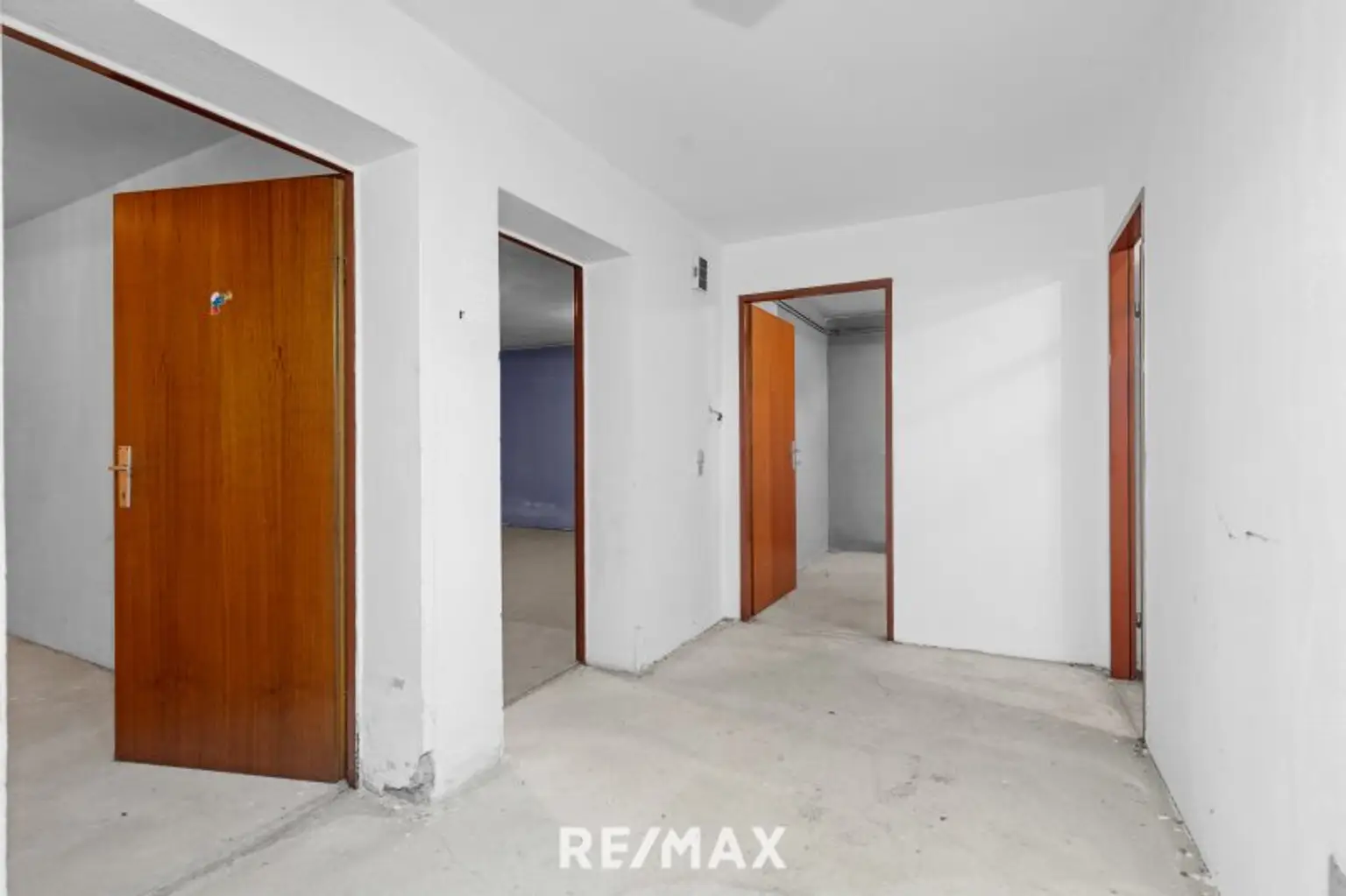 Renovierungsbedürftiges Einfamilienhaus mit Garten und Garage – Ihr neues Zuhause in Toplage