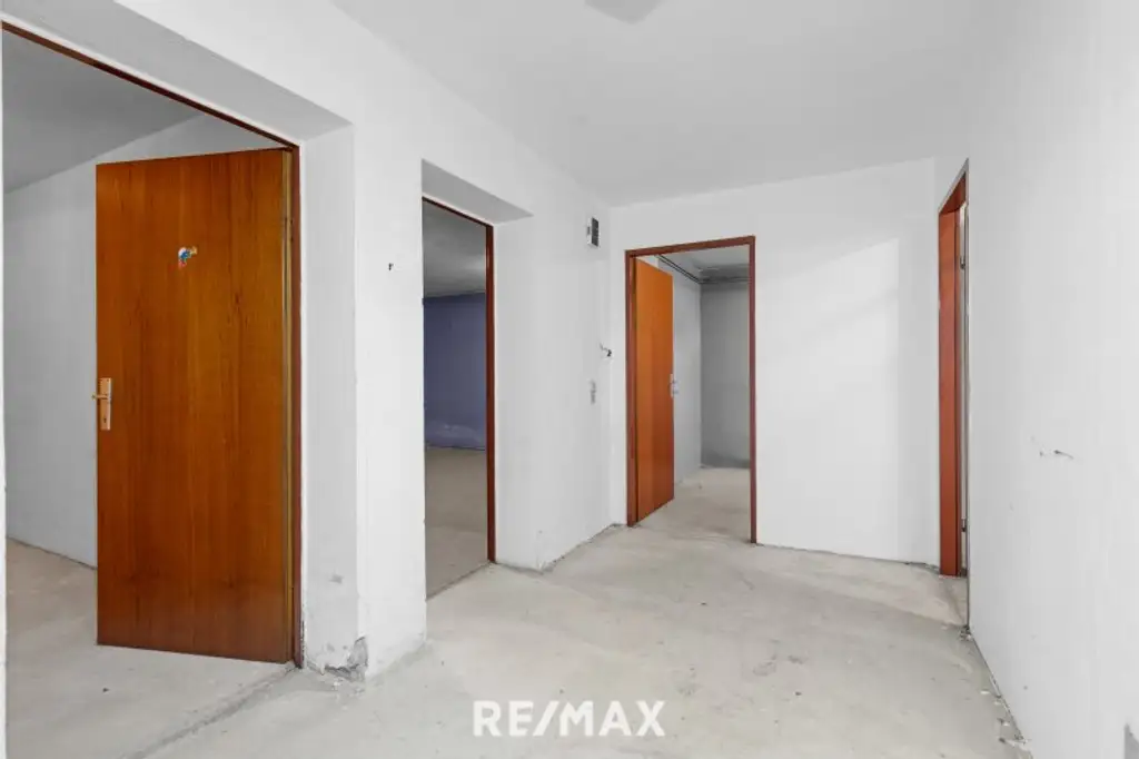 Renovierungsbedürftiges Einfamilienhaus mit Garten und Garage – Ihr neues Zuhause in Toplage