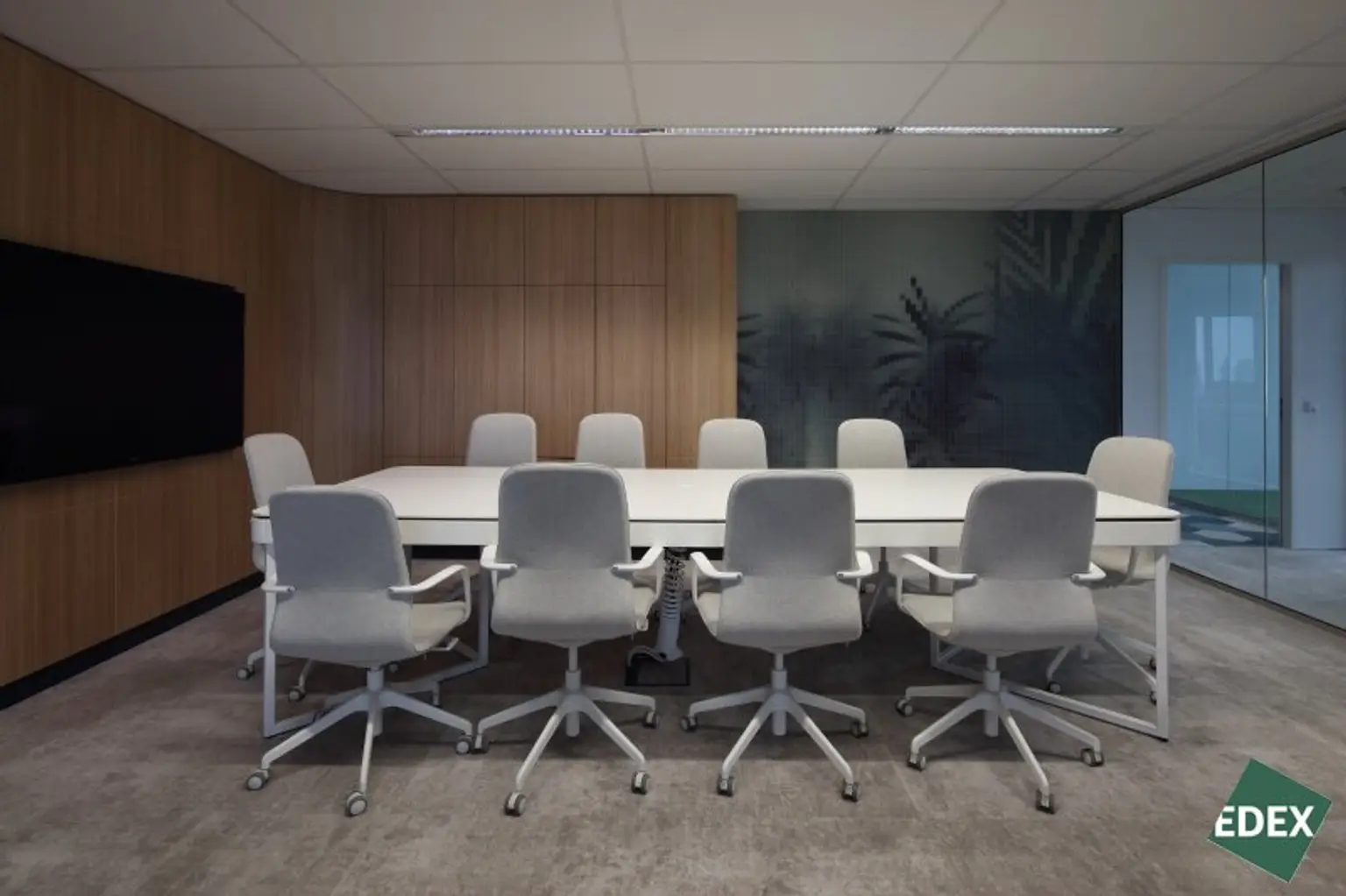 Schönes Büro im Saturn Tower