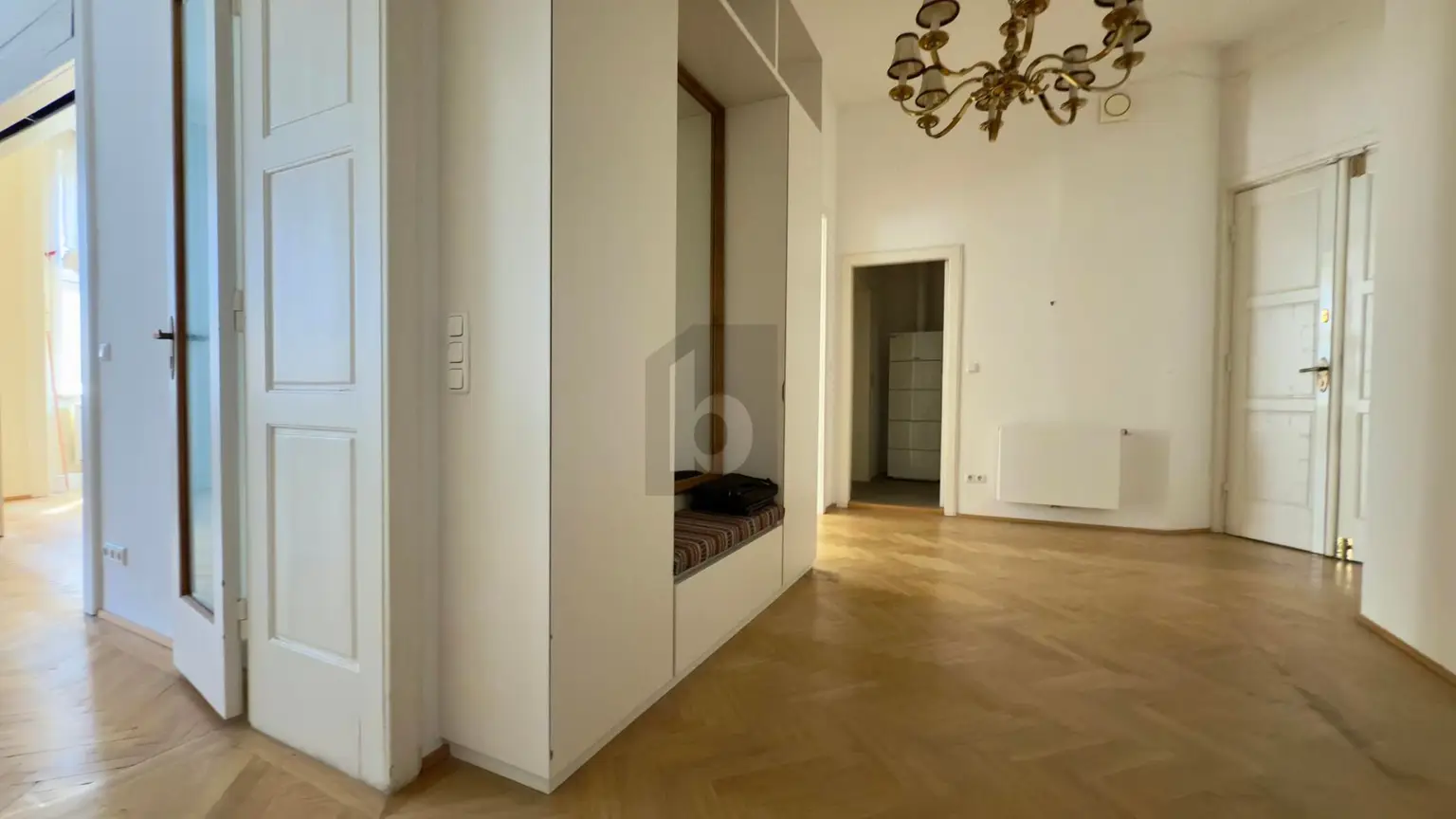 CHARMANTER GERÄUMIGER ALTBAU - TOP GEPFLEGT MIT KLIMAANLAGE