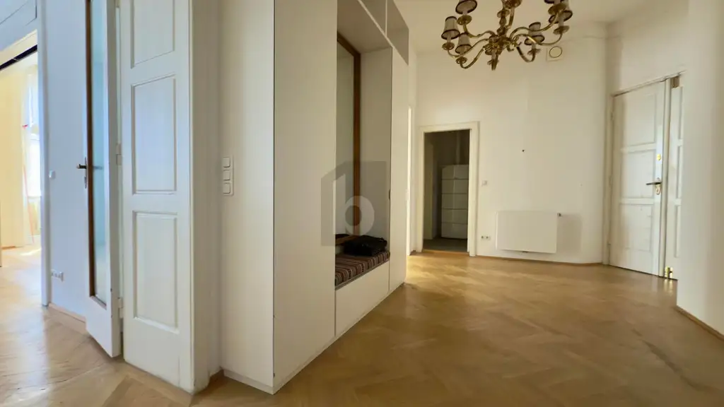 CHARMANTER GERÄUMIGER ALTBAU - TOP GEPFLEGT MIT KLIMAANLAGE