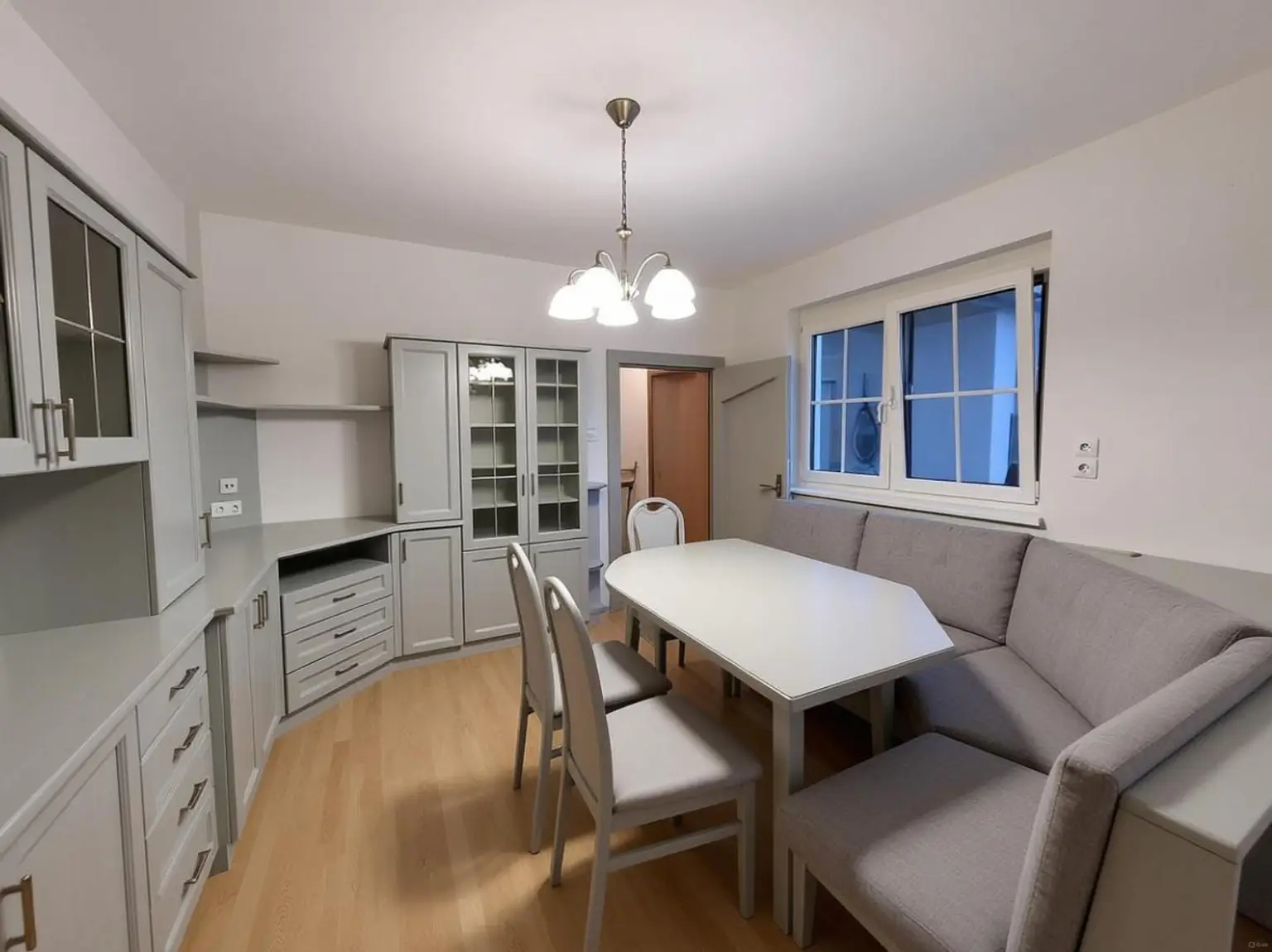 Esszimmer KI Einrichtungsvorschlag