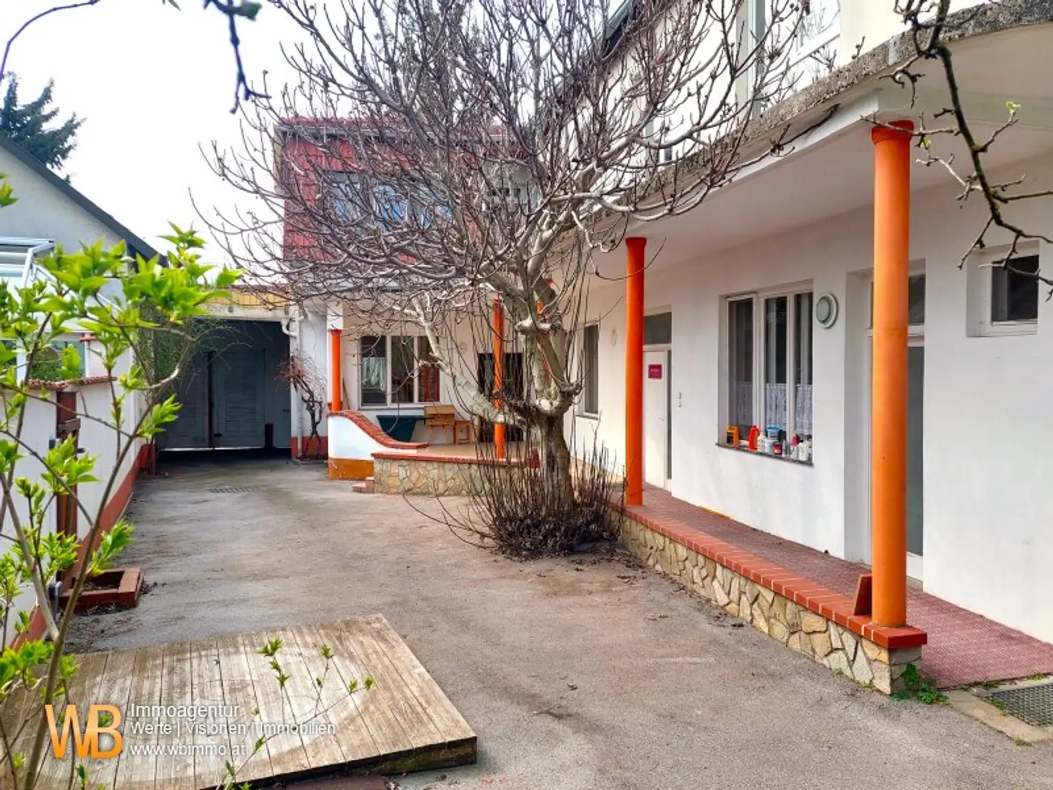 Beste Lage Neusiedl am See: 3 Terrassen, 10 Zimmer, 230m² Wohnfläche, Garten & Seeblick