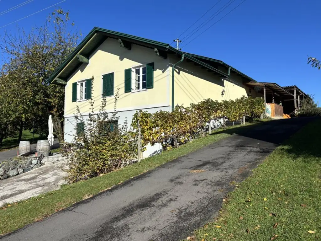 ** LEGENDE IN DER WEINIDYLLE ** D. Ehrensdorf !! Gepflegtes Haus mit ca. 245 m2 Nfl. in gediegener Ortsrandlage - Hauptwohnsitz möglich !!