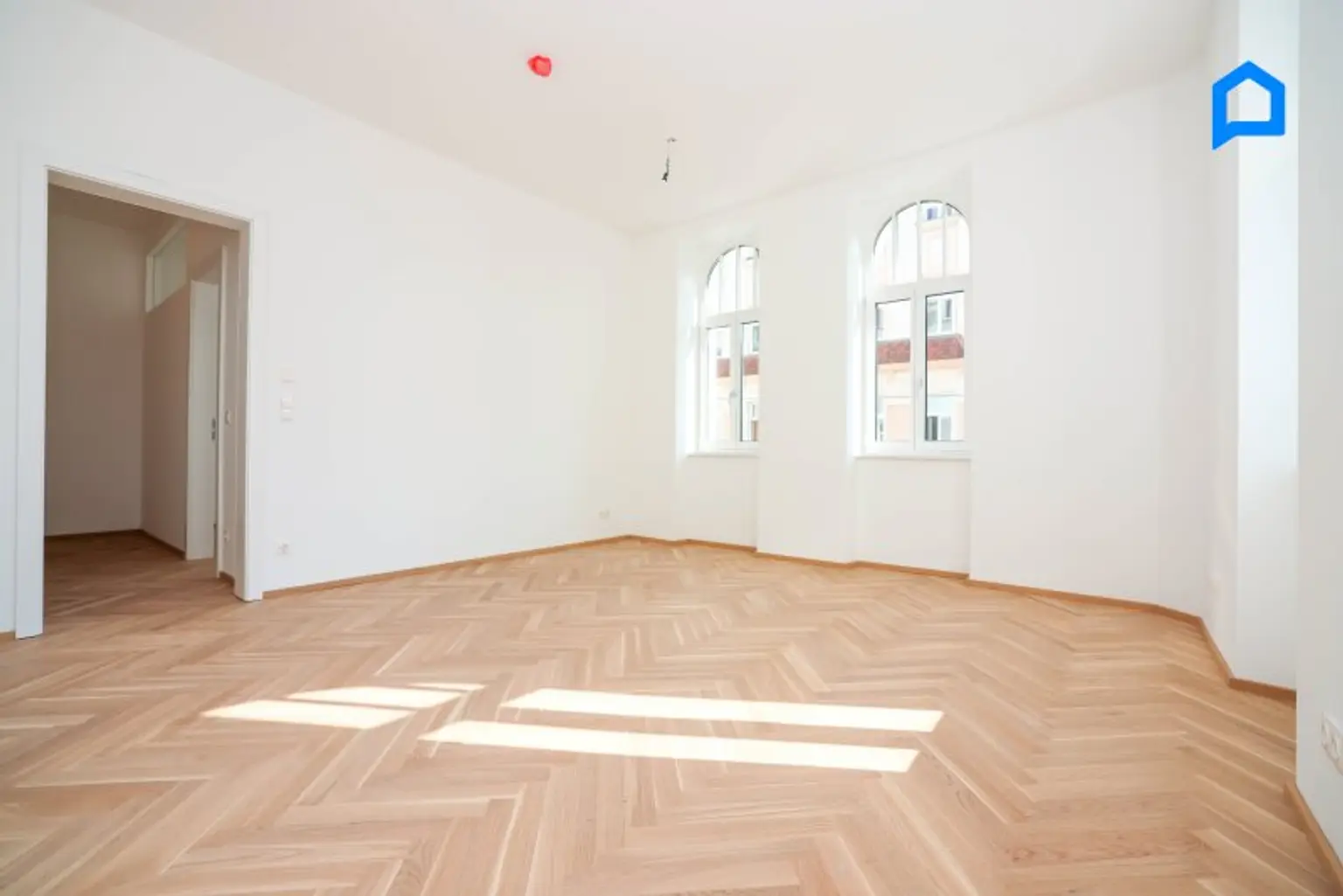 ERSTBEZUG, hell. JETZT einziehen! Kernsanierter Albau mit modernster Ausstattung TOP 9 / 53,54 m² Wohnfläche, 2 Zimmer plus Nebenräume, Kurzzeitvermietung möglich !