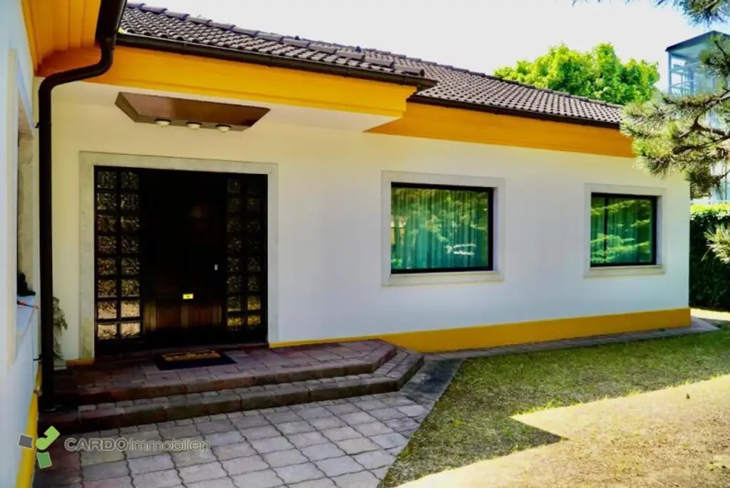 Wohnen oder Baubewilligtes Grundstück für ca. 615,15m² Wohnfläche, ca. 91,48m² Terrassen, 13 Garagenplätze