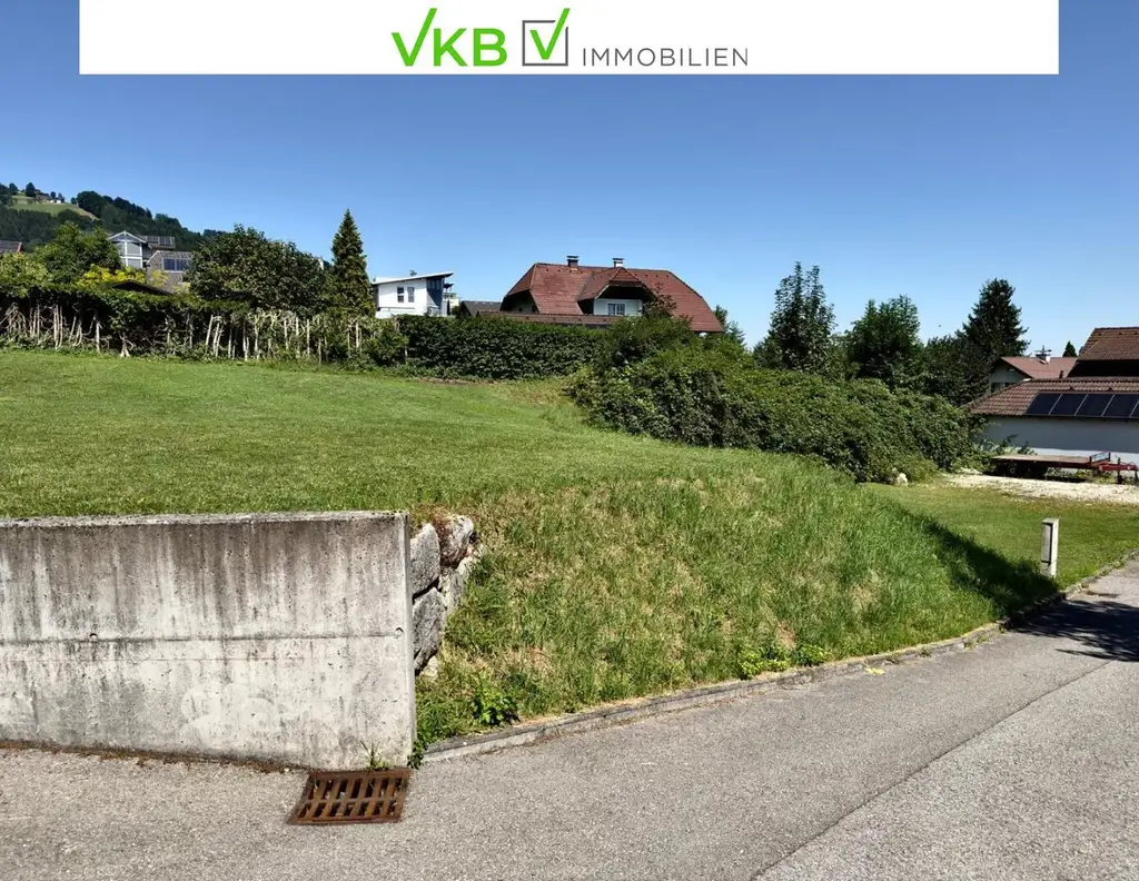 GRUNDSTÜCK IN RUHELAGE MIT BERGPANORAMA-BLICK (ohne Bauzwang)