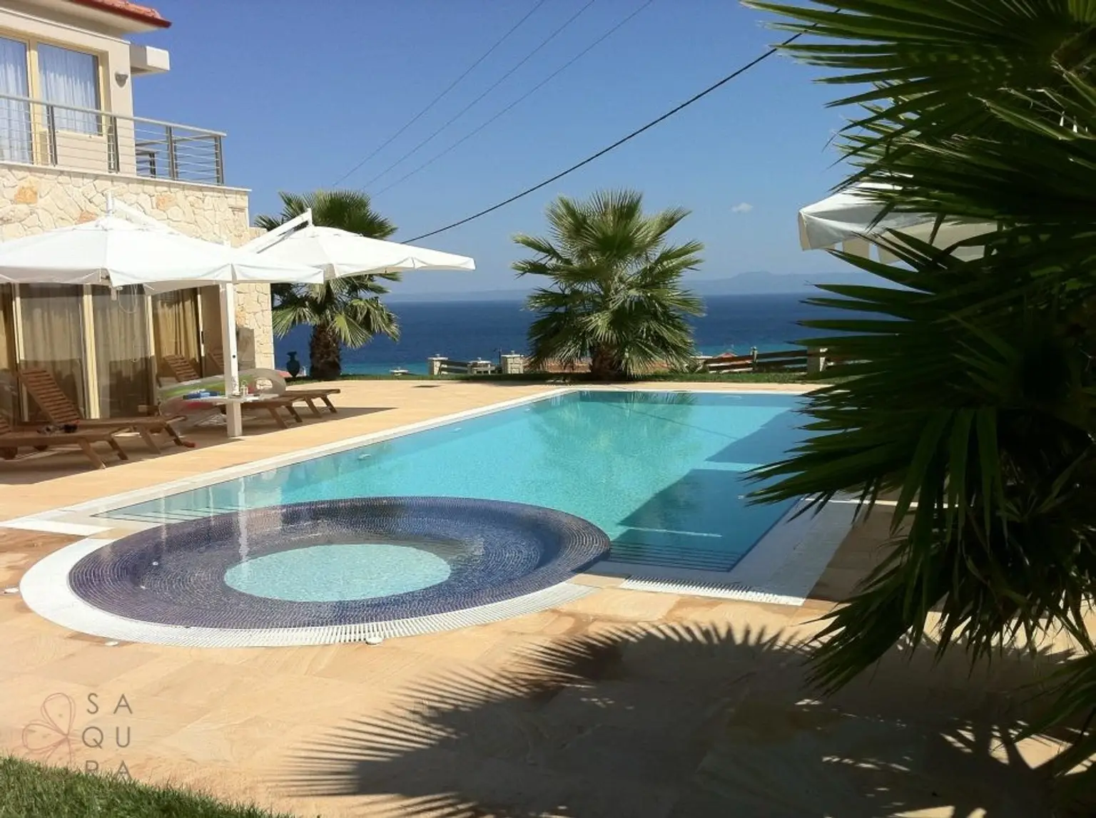 Moderne Villa mit Pool – Privates Refugium in exklusiver Wohngegend