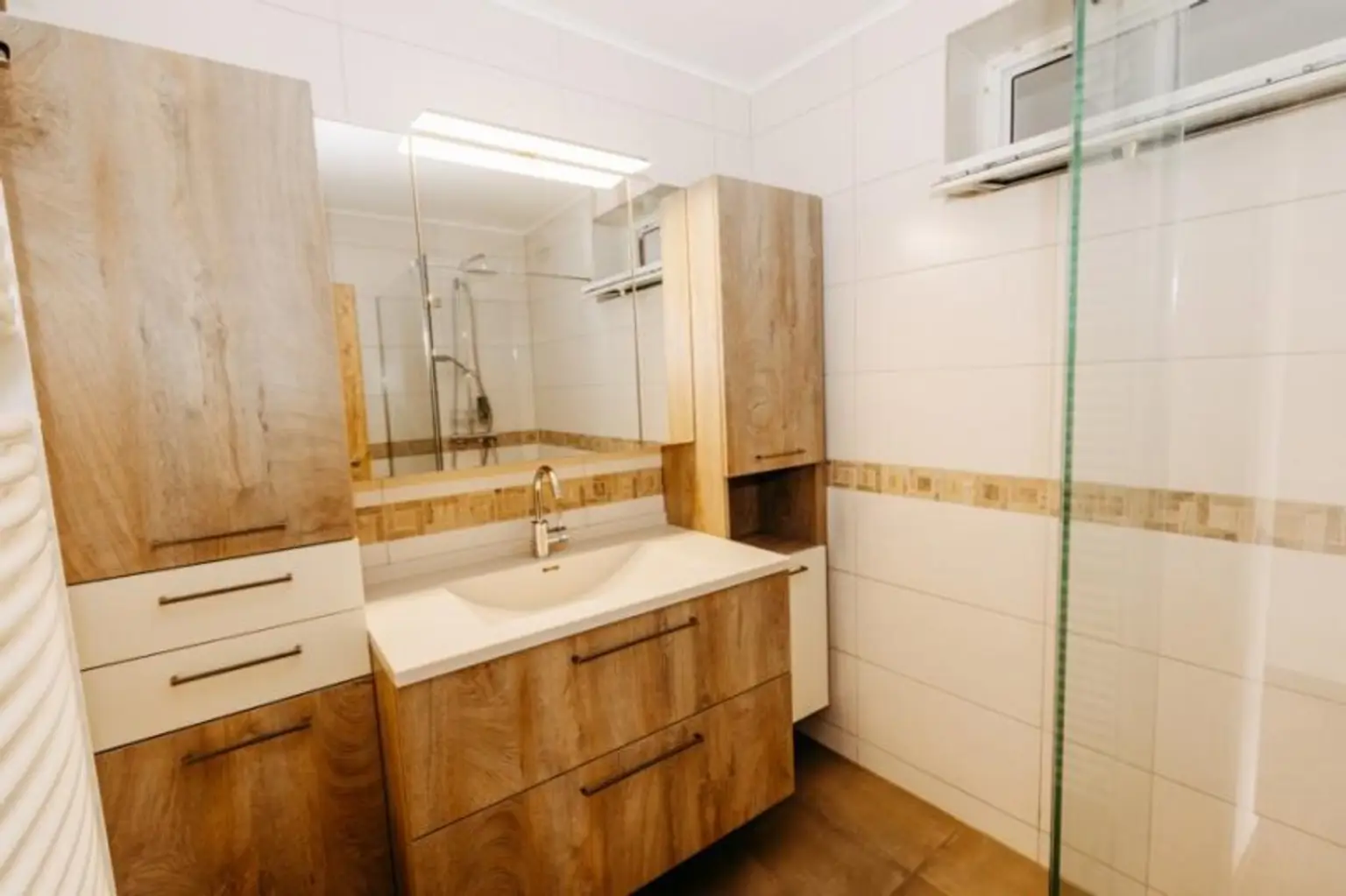 Gepflegtes, neu revitalisiertes  und liebevoll erhaltenes Landhaus. Natur, Sonne, Ruhe,  Seelenheil.