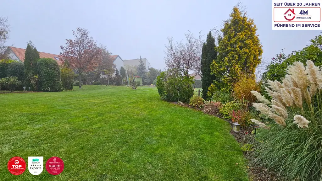 Exklusive Baumeister-Villa  (340 m²) mit PV-Anlage, Doppelgarage & großem Designergarten