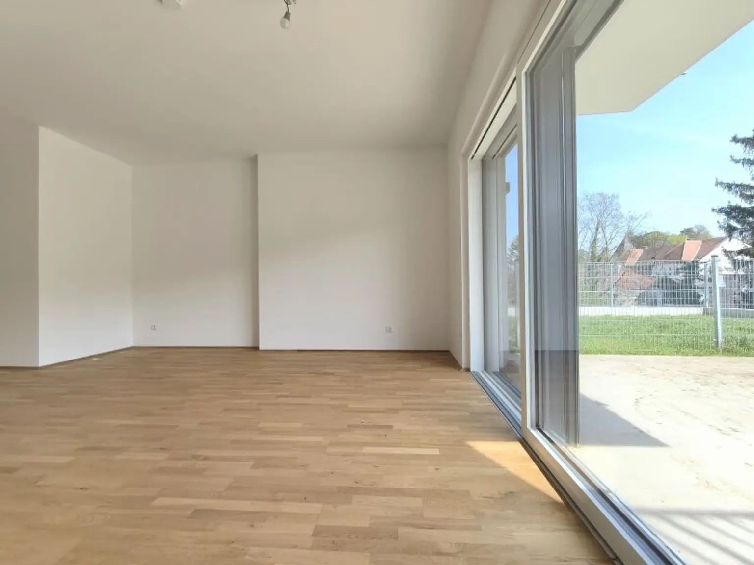 EXKLUSIVES TOWNHAUS AUF EIGENGRUND IN WEIDLING – NATURNAHES WOHNEN MIT STIL - FÜR MENSCHEN MIT ANSPRUCH